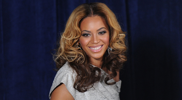 Illustration for article titled 16 Pictures Of Beyoncé Where She’s Not Sinking In Quicksand
